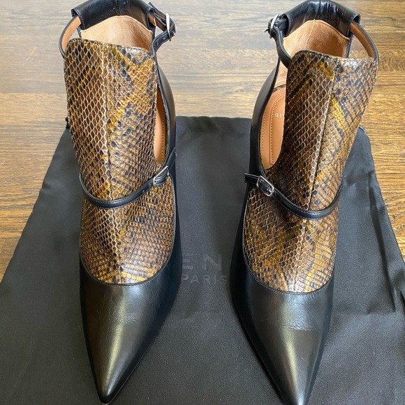 GIVENCHY Fem Python & Leather Cuteout Booties - Picture 4 of 8